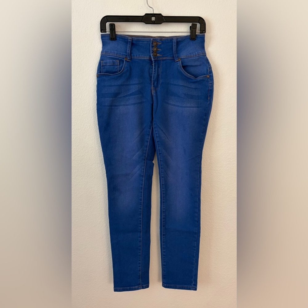 Wave Jeans SZ 9 Skinny Jeans With Functional Buttons and Zipper